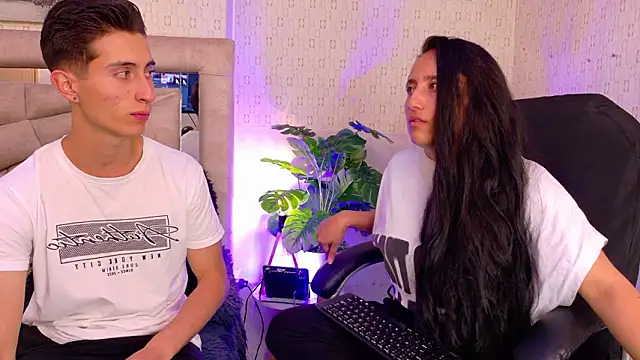 Snapshot of Ithan_Skin chatting on 03/17/26, 11:35 Ithan Skin online show from 03/17/26, 11:35