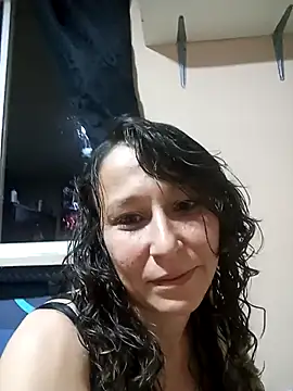 Snapshot of riquimona chatting on 12/16/25, 12:15 riquimona online show from 12/16/25, 12:15