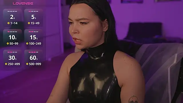Snapshot of Dominatrix_Alice chatting on 03/29/26, 07:03 Dominatrix Alice online show from 03/29/26, 07:03
