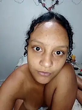 LolaAndBugs  online show from 02/06/26, 11:41