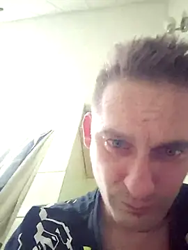 Snapshot of lsa_ chatting on 12/19/25, 11:56 lsa online show from 12/19/25, 11:56