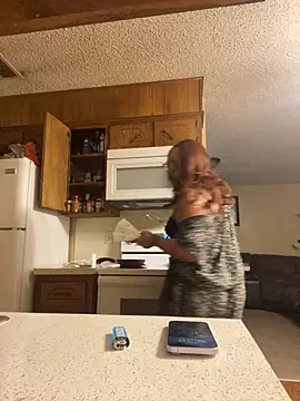 Snapshot of SweeTexasKyn chatting on 01/11/26, 02:38 SweeTexasKyn online show from 01/11/26, 02:38