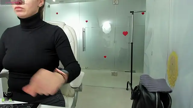 Snapshot of missdominna chatting on 02/14/26, 03:47 missdominna online show from 02/14/26, 03:47