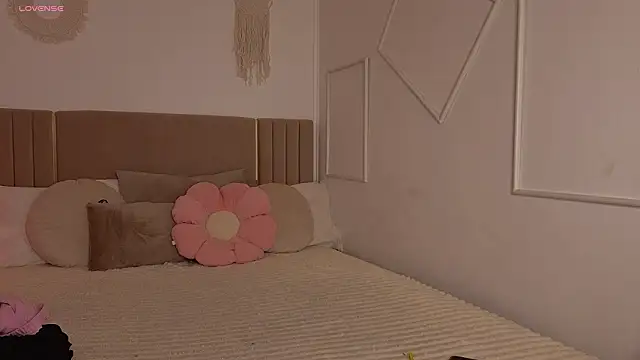 Sn0w  queen online show from 02/25/26, 08:02