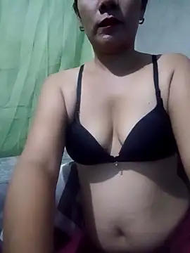 Snapshot of kinky27782 chatting on 12/20/25, 03:41 kinky27782 online show from 12/20/25, 03:41