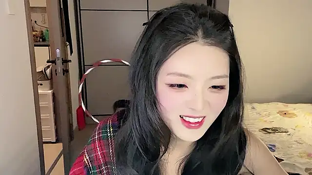 Snapshot of Koikoi___ chatting on 12/17/25, 02:12 Koikoi online show from 12/17/25, 02:12