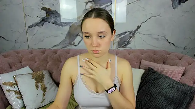 Snapshot of QuietlyCute chatting on 12/20/25, 12:51 QuietlyCute online show from 12/20/25, 12:51