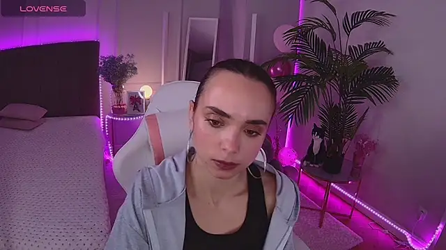 Dayana Foxy online show from 12/17/25, 08:53