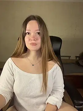 Snapshot of CaramelleSugarr chatting on 03/31/26, 06:30 CaramelleSugarr online show from 03/31/26, 06:30