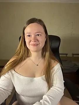 Snapshot of CaramelleSugarr chatting on 04/08/26, 08:20 CaramelleSugarr online show from 04/08/26, 08:20