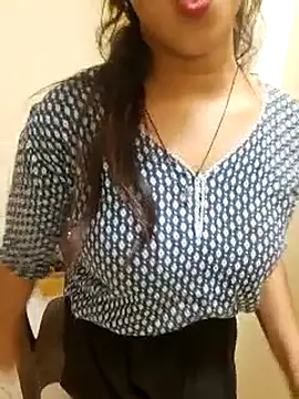 Snapshot of Geeta_rani79 chatting on 04/21/26, 03:02 Geeta rani79 online show from 04/21/26, 03:02