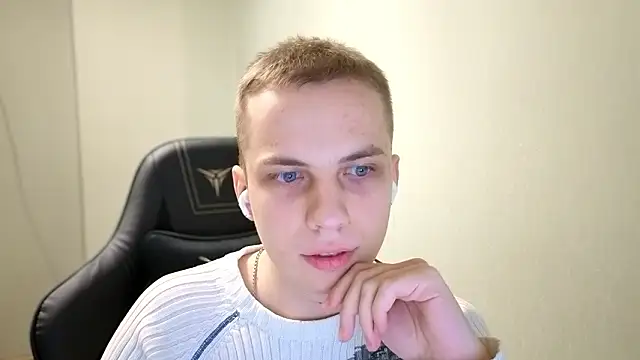 Snapshot of Markooaa chatting on 03/25/26, 06:58 Markooaa online show from 03/25/26, 06:58