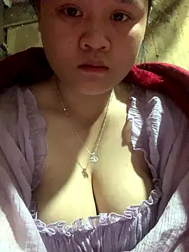 Snapshot of Thanhhuyen001 chatting on 12/17/25, 02:28 Thanhhuyen001 online show from 12/17/25, 02:28