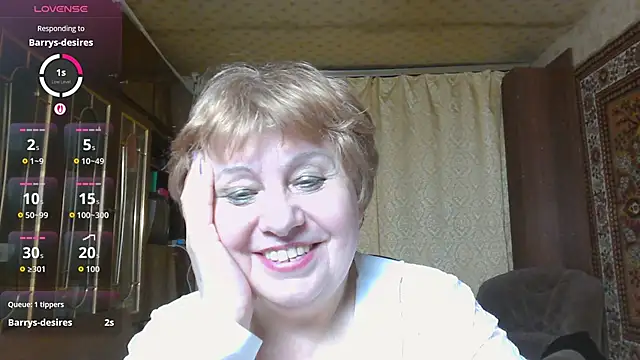 Snapshot of Casey_peach chatting on 03/19/26, 06:56 Casey peach online show from 03/19/26, 06:56