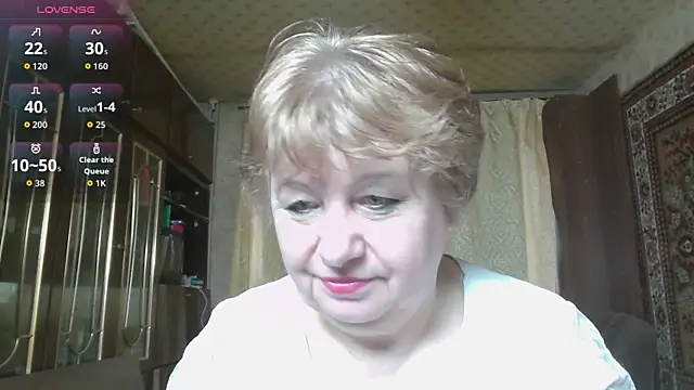 Snapshot of Casey_peach chatting on 03/28/26, 04:01 Casey peach online show from 03/28/26, 04:01