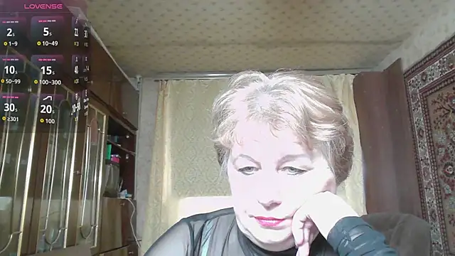 Snapshot of Casey_peach chatting on 04/01/26, 04:02 Casey peach online show from 04/01/26, 04:02