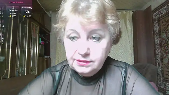 Snapshot of Casey_peach chatting on 04/01/26, 04:48 Casey peach online show from 04/01/26, 04:48