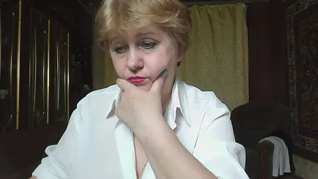 Snapshot of Casey_peach chatting on 05/14/26, 06:37 Casey peach online show from 05/14/26, 06:37