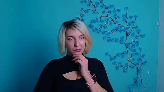 Lana Foxyy online show from 12/22/25, 06:49