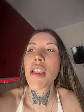 Snapshot of saphirafox chatting on 03/11/26, 01:39 saphirafox online show from 03/11/26, 01:39