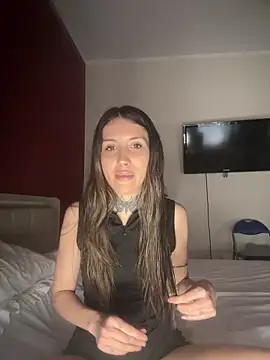 Snapshot of saphirafox chatting on 03/18/26, 01:47 saphirafox online show from 03/18/26, 01:47