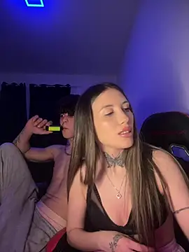 Snapshot of saphirafox chatting on 03/22/26, 12:03 saphirafox online show from 03/22/26, 12:03