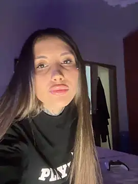 Snapshot of saphirafox chatting on 03/29/26, 06:30 saphirafox online show from 03/29/26, 06:30