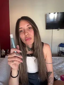 Snapshot of saphirafox chatting on 04/09/26, 09:04 saphirafox online show from 04/09/26, 09:04