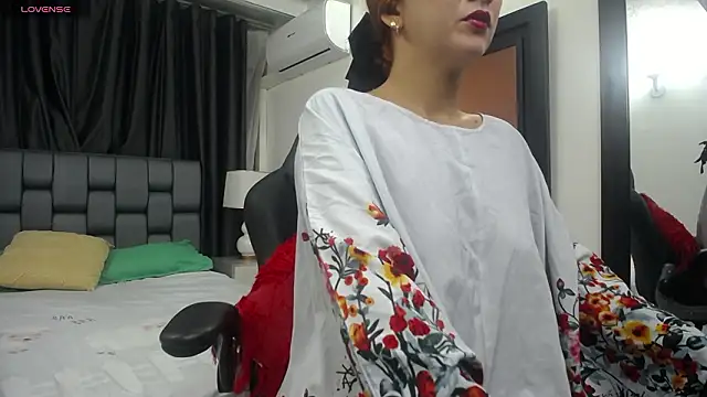 Snapshot of kyra_jeet chatting on 03/06/26, 12:45 kyra jeet online show from 03/06/26, 12:45