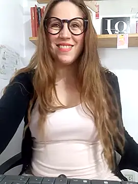 Snapshot of SofiEsteves chatting on 04/22/26, 03:02 SofiEsteves online show from 04/22/26, 03:02