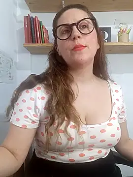 Snapshot of SofiEsteves chatting on 05/06/26, 02:00 SofiEsteves online show from 05/06/26, 02:00