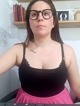 Snapshot of SofiEsteves chatting on 05/07/26, 04:12 SofiEsteves online show from 05/07/26, 04:12