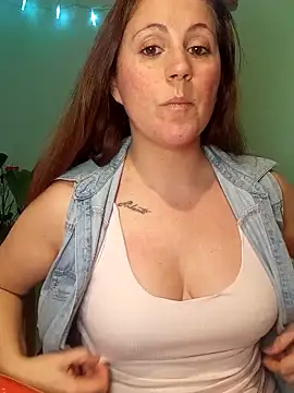 Snapshot of SofiEsteves chatting on 06/14/26, 08:44 SofiEsteves online show from 06/14/26, 08:44