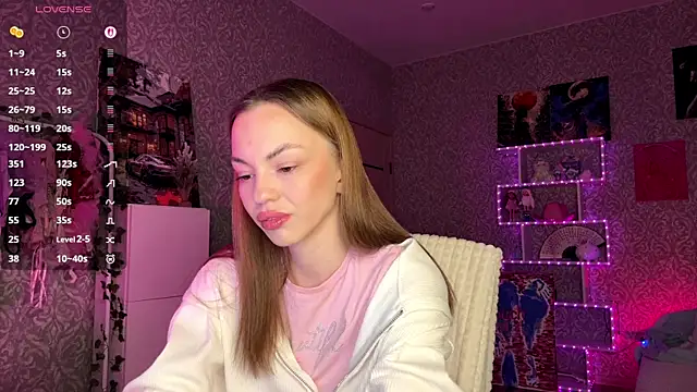 Snapshot of GenevaWhinery chatting on 12/17/25, 12:22 GenevaWhinery online show from 12/17/25, 12:22