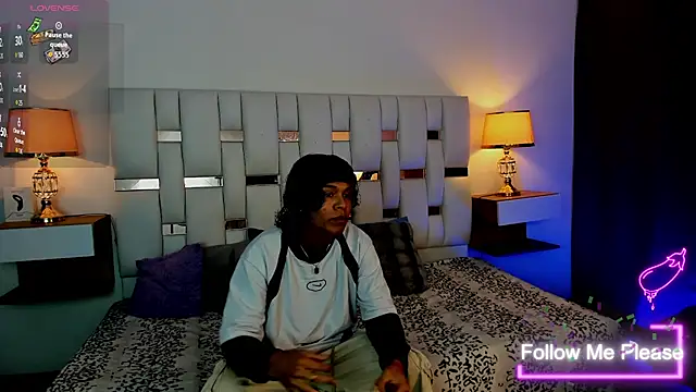 Snapshot of AndyKings_1 chatting on 03/13/26, 03:46 AndyKings 1 online show from 03/13/26, 03:46