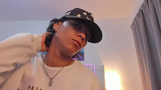 Snapshot of AndyKings_1 chatting on 04/15/26, 03:24 AndyKings 1 online show from 04/15/26, 03:24