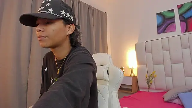 Snapshot of AndyKings_1 chatting on 04/22/26, 03:20 AndyKings 1 online show from 04/22/26, 03:20