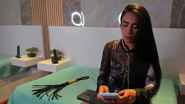 Snapshot of PamelaRed_ chatting on 12/22/25, 08:06 PamelaRed online show from 12/22/25, 08:06