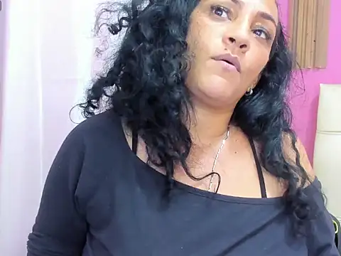 Snapshot of Bianca_slut1 chatting on 12/18/25, 08:48 Bianca slut1 online show from 12/18/25, 08:48