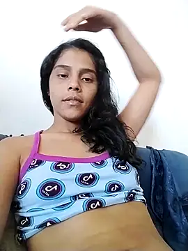 Snapshot of Emily_hot26 chatting on 03/17/26, 06:44 Emily hot26 online show from 03/17/26, 06:44