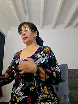 Snapshot of christy_ant chatting on 04/06/26, 05:58 christy ant online show from 04/06/26, 05:58