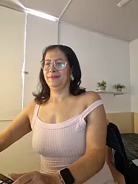 Snapshot of christy_ant chatting on 04/20/26, 06:31 christy ant online show from 04/20/26, 06:31