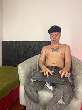 Snapshot of ITHAN_DREAMBOY chatting on 02/23/26, 09:01 ITHAN DREAMBOY online show from 02/23/26, 09:01