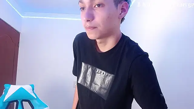 Snapshot of harry_jonshon69 chatting on 01/18/26, 12:58 harry jonshon69 online show from 01/18/26, 12:58