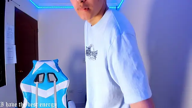 Snapshot of harry_jonshon69 chatting on 02/04/26, 01:44 harry jonshon69 online show from 02/04/26, 01:44