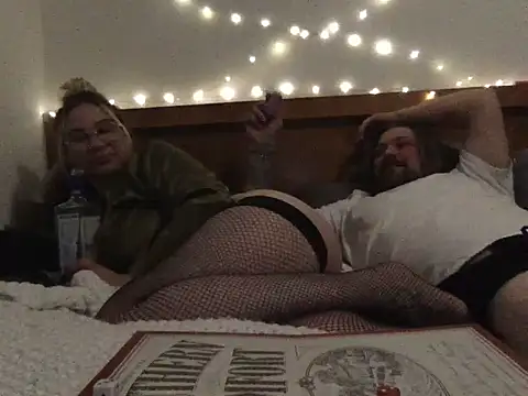 Snapshot of ControlledDesire chatting on 12/20/25, 01:40 ControlledDesire online show from 12/20/25, 01:40