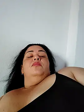 Snapshot of Camilaxxo chatting on 12/18/25, 10:05 Camilaxxo online show from 12/18/25, 10:05