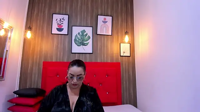 meggancurvy online show from 02/19/26, 06:59