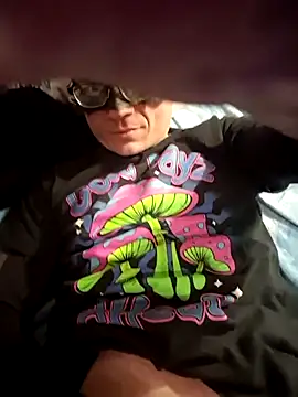 Snapshot of Sinuel chatting on 01/14/26, 11:09 Sinuel online show from 01/14/26, 11:09