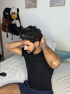 Snapshot of Thelovers666 chatting on 12/17/25, 03:18 Thelovers666 online show from 12/17/25, 03:18